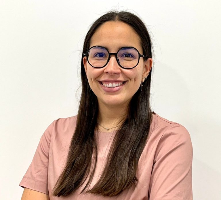 Alba Trujillo higienista dental en Presencia Dental
